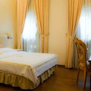 3* Hotel Jayleen 1918
