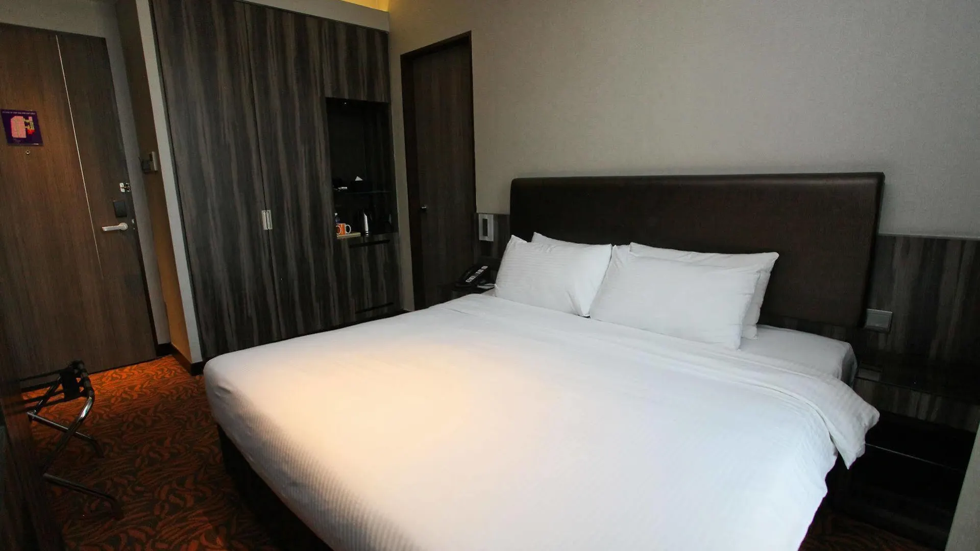 Aqueen Hotel Kitchener Singapore