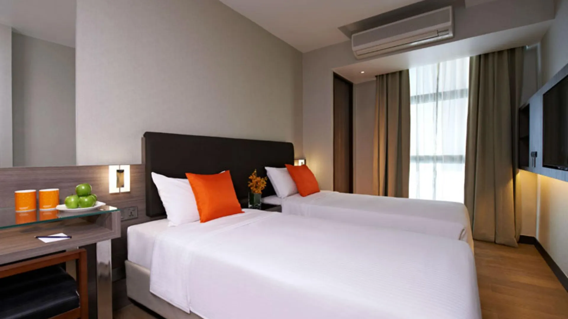 Aqueen Hotel Kitchener Singapore