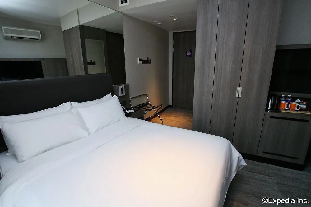 Aqueen Hotel Kitchener Singapore 3*,