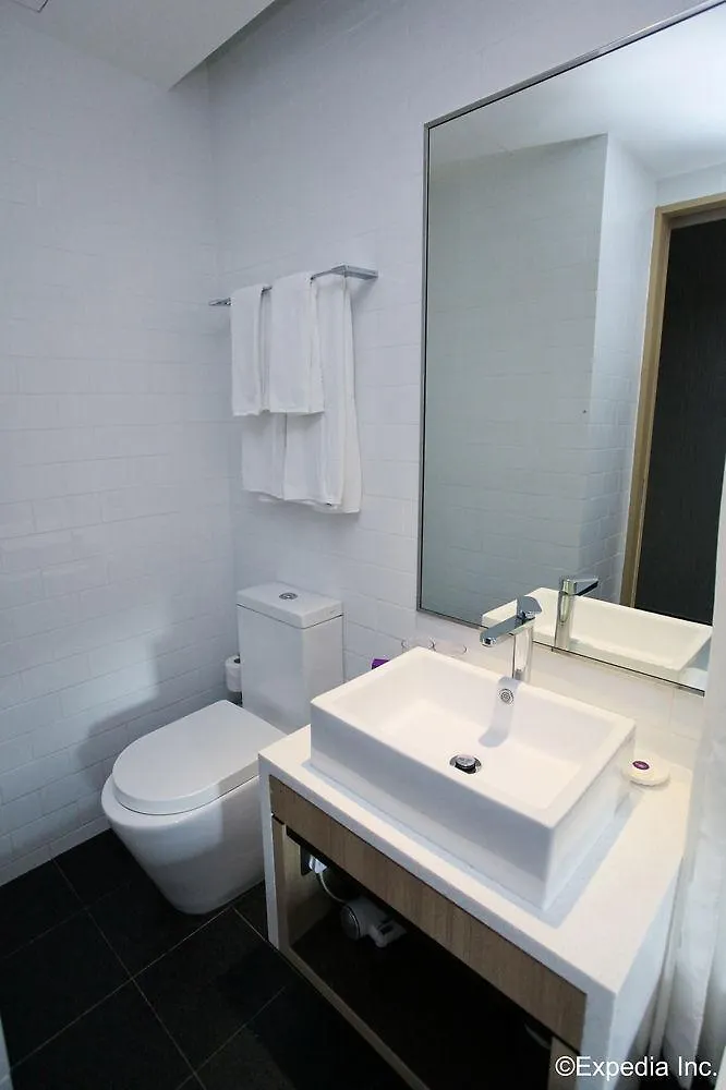 Aqueen Hotel Kitchener Singapore
