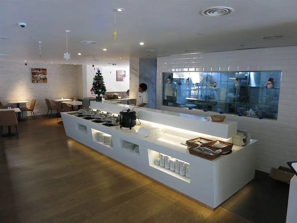 Aqueen Hotel Kitchener Singapore