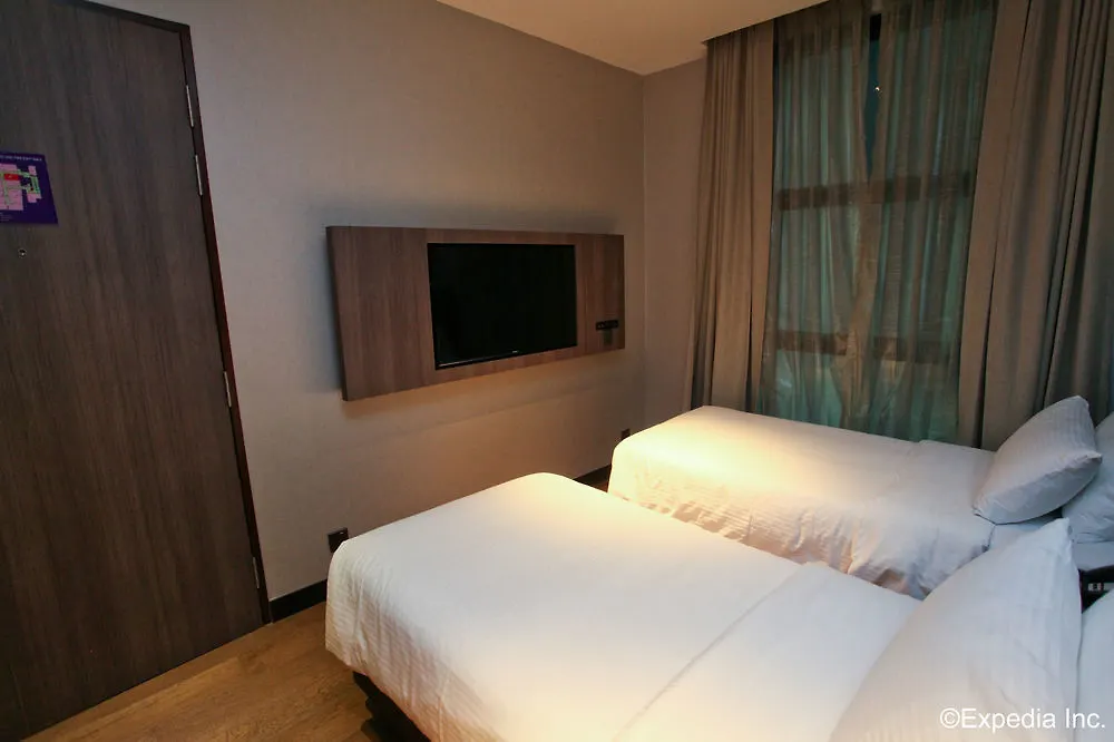 Aqueen Hotel Kitchener Singapore