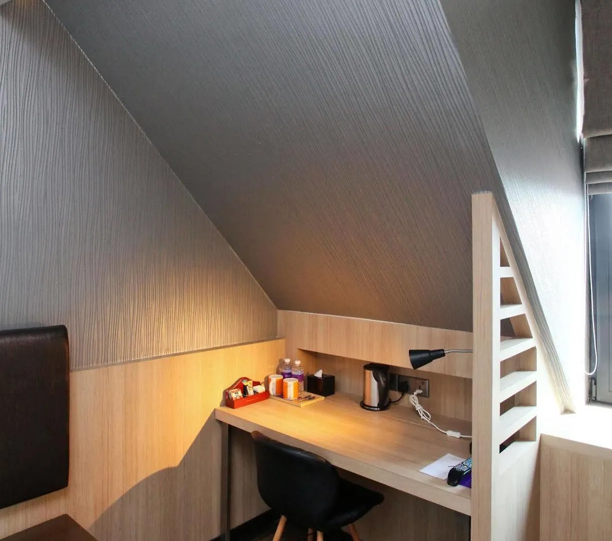 Aqueen Hotel Kitchener Singapore 3*,