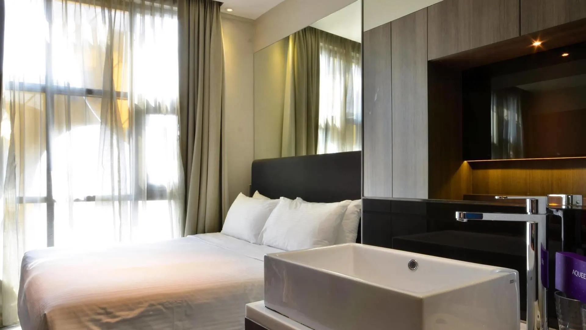 Aqueen Hotel Kitchener Singapore Singapore